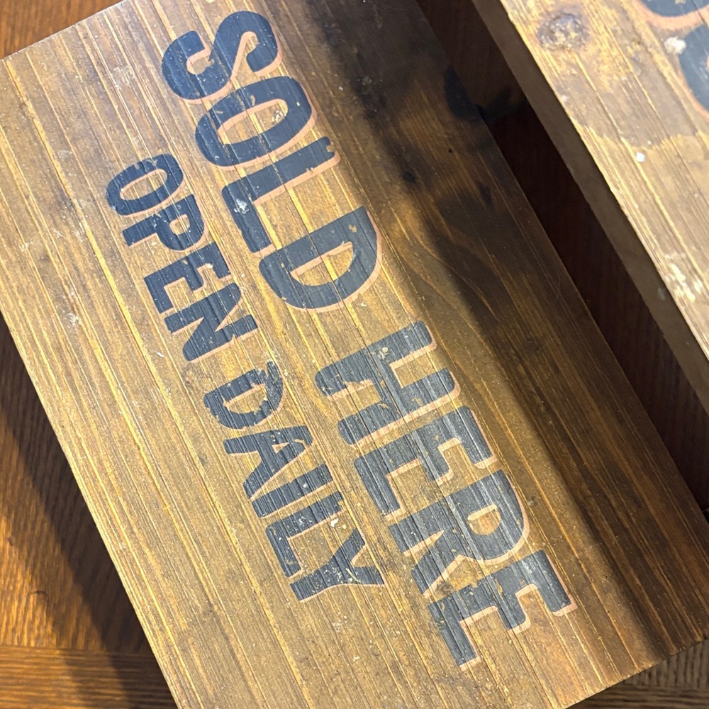 Rustic Wooden Step Stool with Fresh Eggs Design - Picture 6 of 6